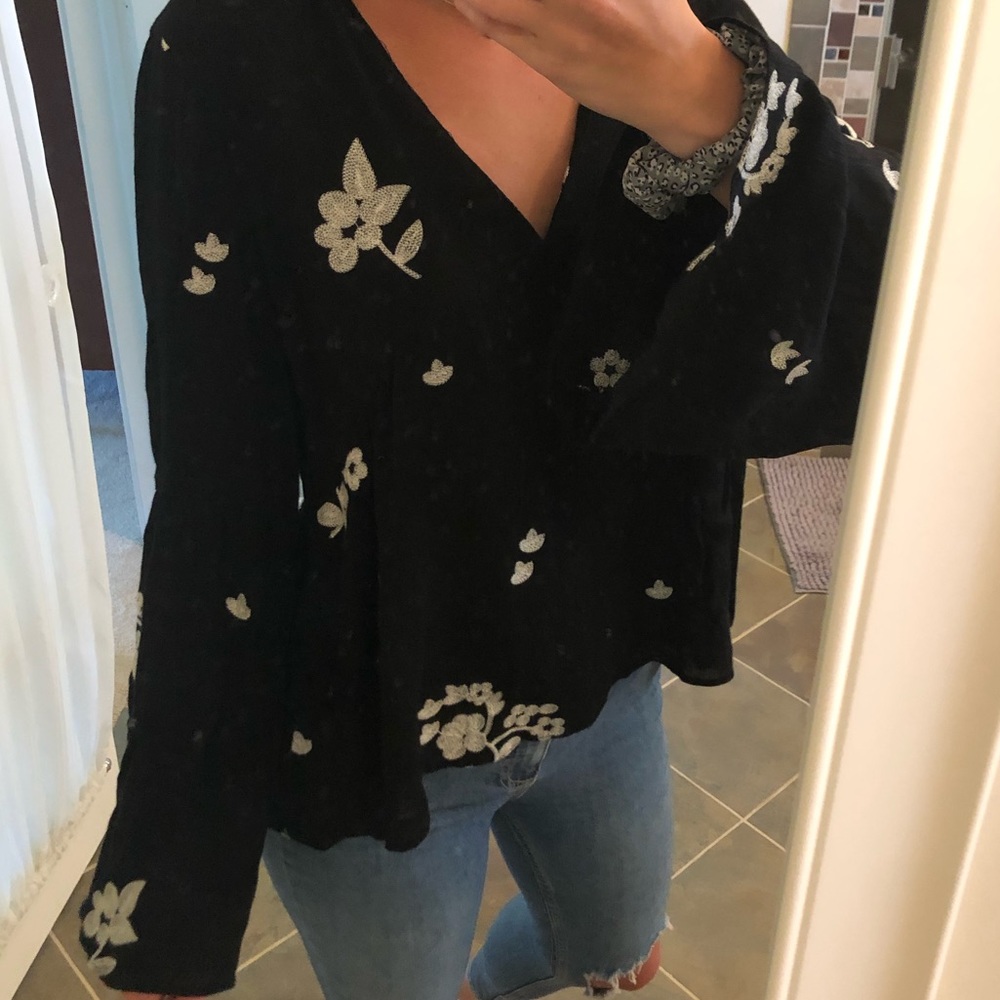 Flowy sleep black top